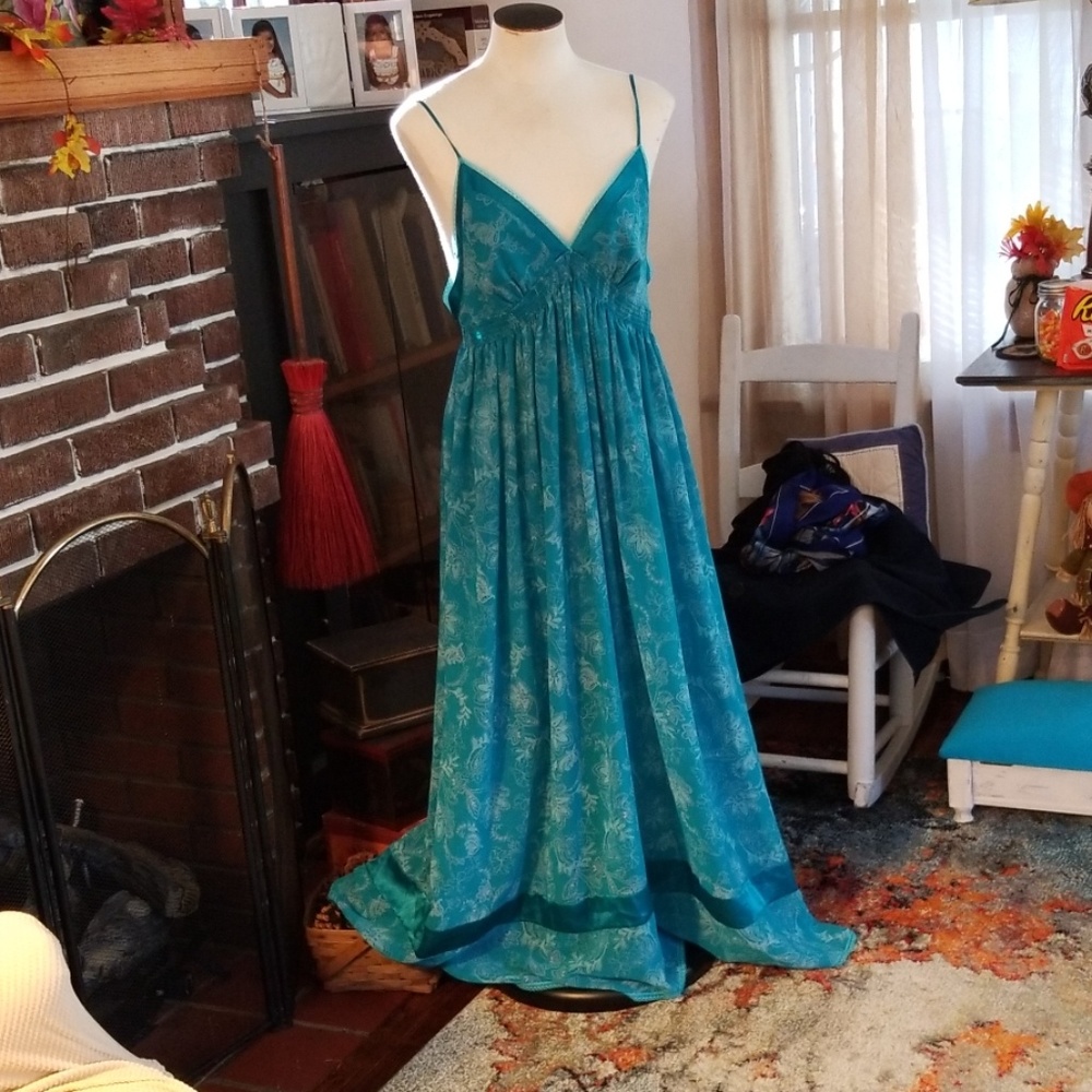 Victoria's Secret Angel's Elegant Negligee Medium